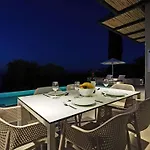Uranos Villa *