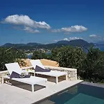 Villa Uranos *