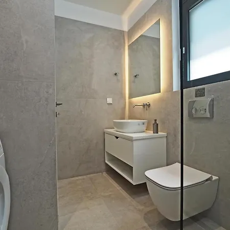 Uranos By Vintage Travel